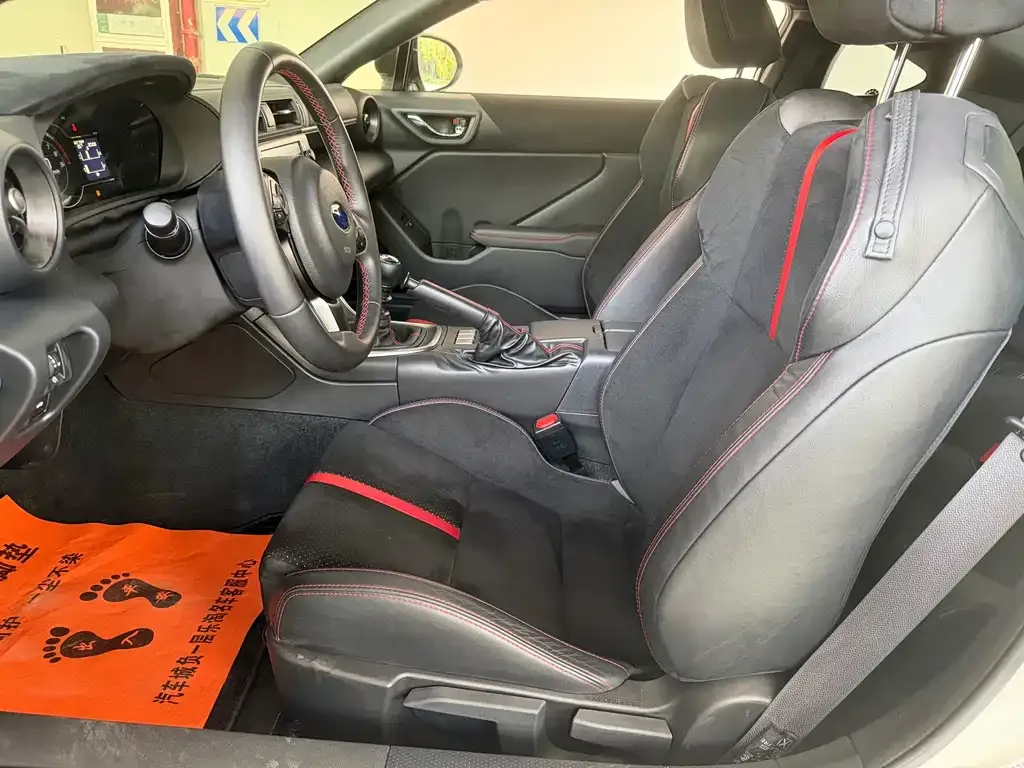 Subaru BRZ 2023 из CN, фото 7