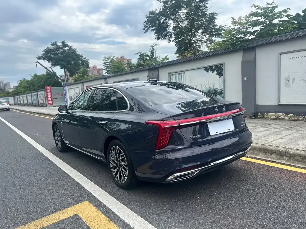 Hongqi H5 — фото 8