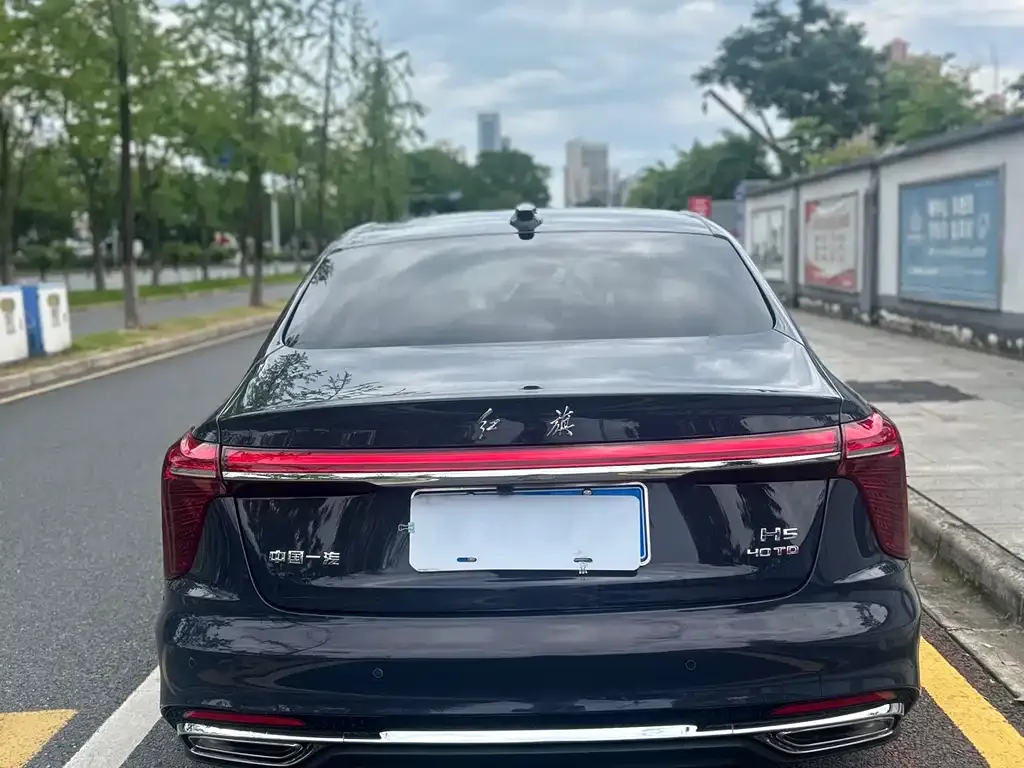 Hongqi H5 — фото 9