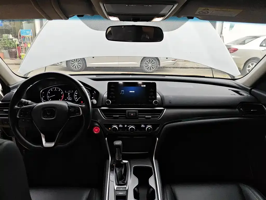 Honda Accord — фото 10