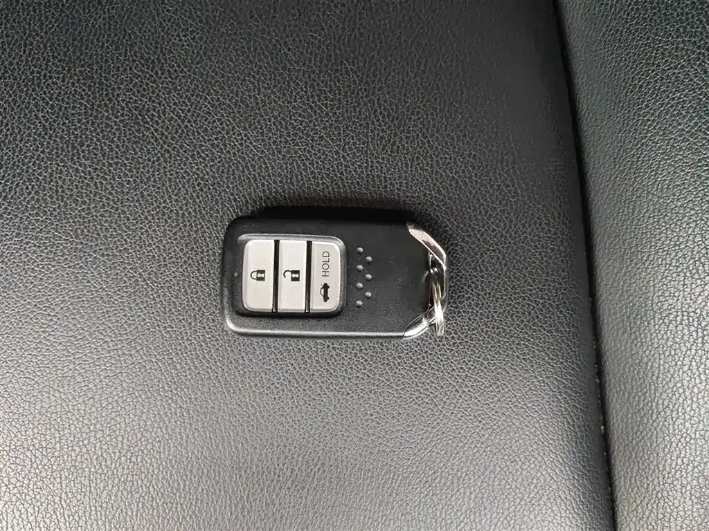 Honda Accord — фото 9