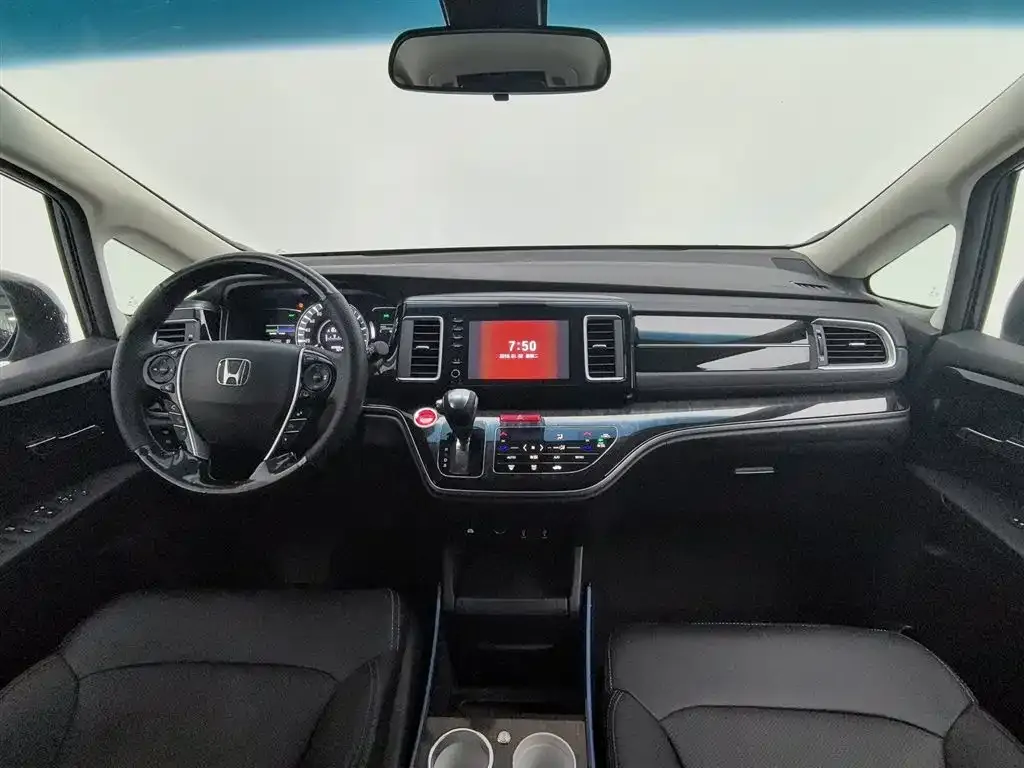 Honda Elysion 2021 из CN, фото 5
