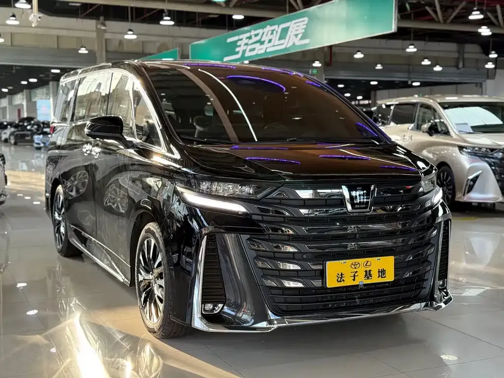 Toyota Vellfire — фото 3