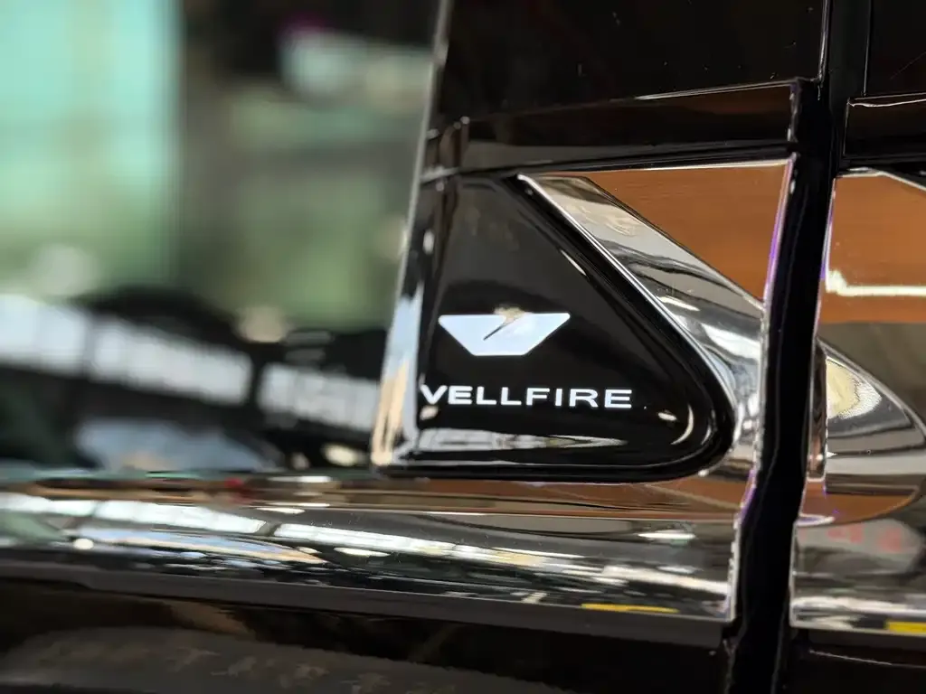 Toyota Vellfire — фото 7