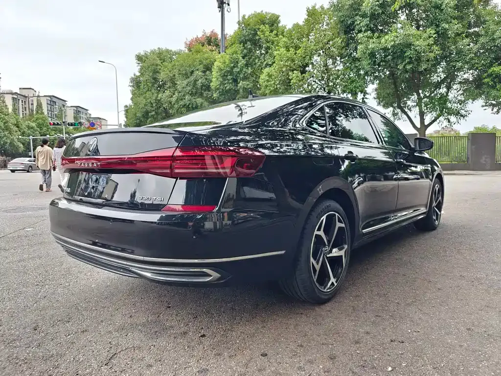 Volkswagen Passat — фото 5