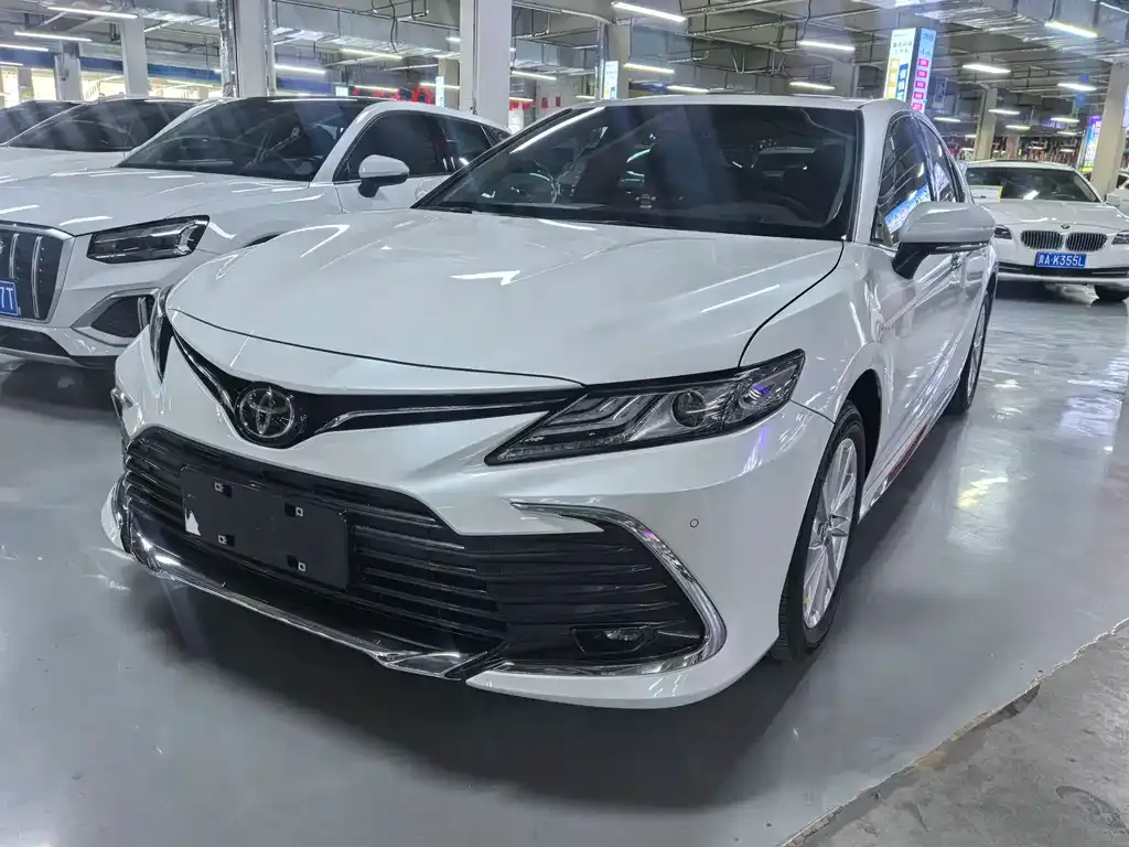 Toyota Camry 2023 из CN, фото 1