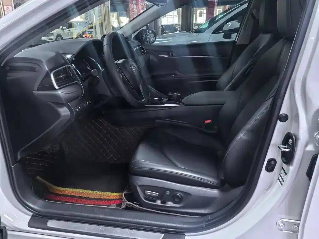 Toyota Camry 2023 из CN, фото 8