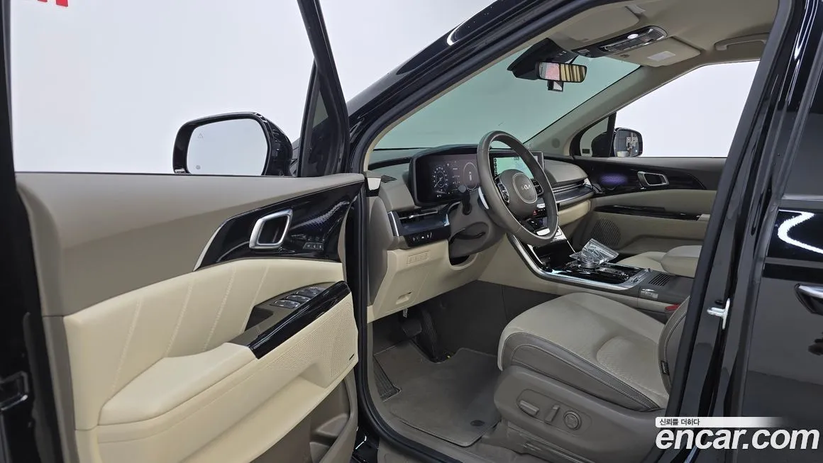 Kia Carnival — фото 10