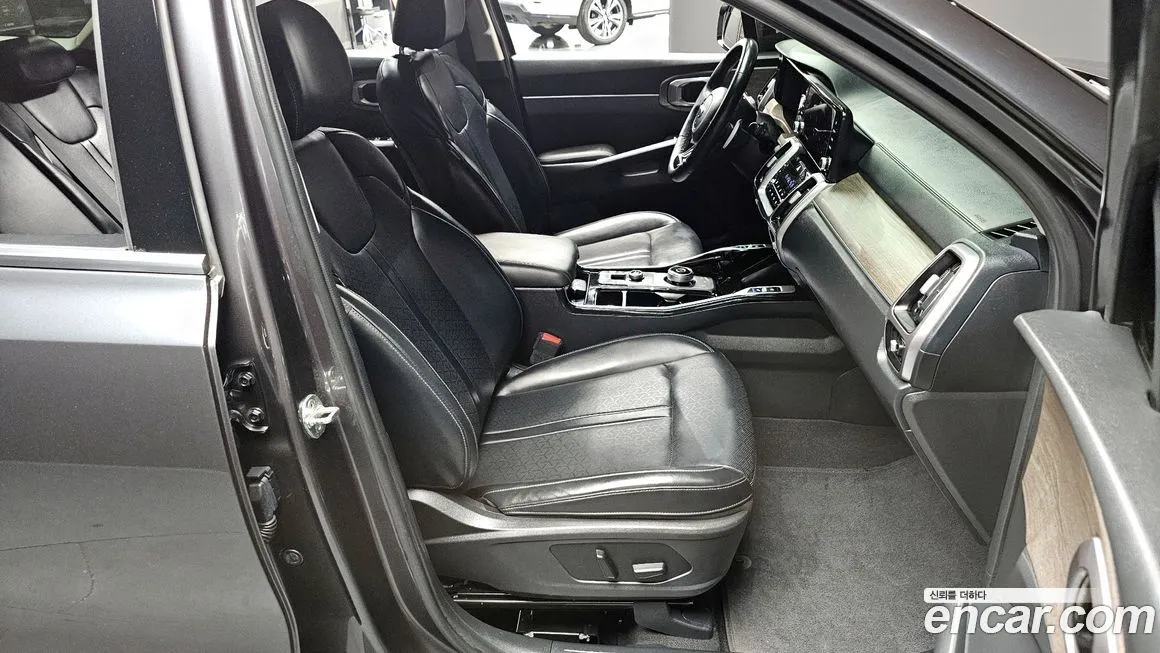 Kia Sorento — фото 10