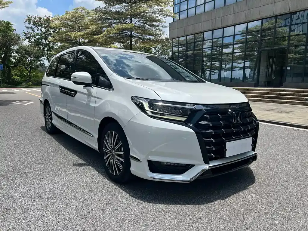 Honda Elysion 2023 из CN, фото 2