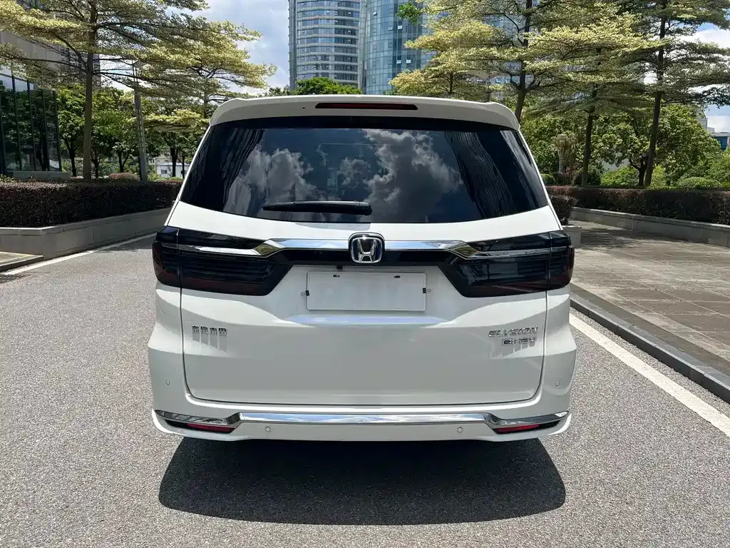 Honda Elysion 2023 из CN, фото 4