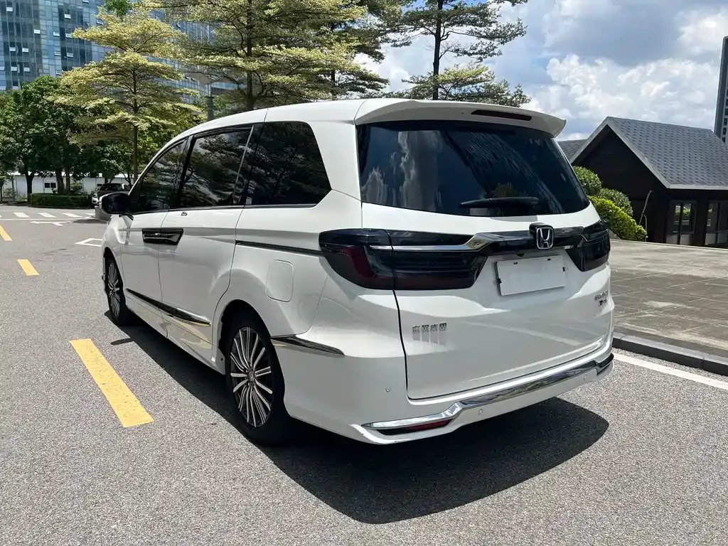 Honda Elysion 2023 из CN, фото 5