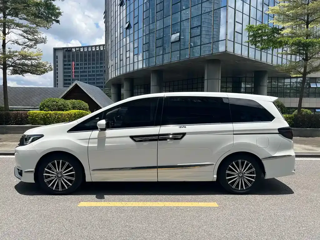 Honda Elysion 2023 из CN, фото 7