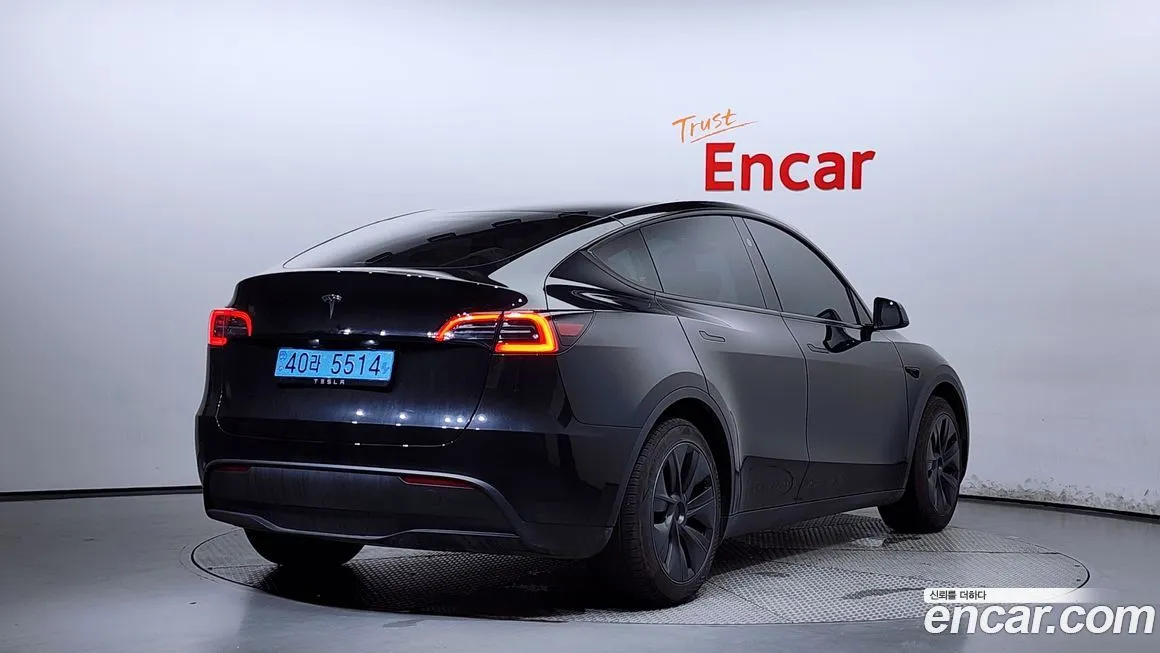 Tesla Model Y — фото 2