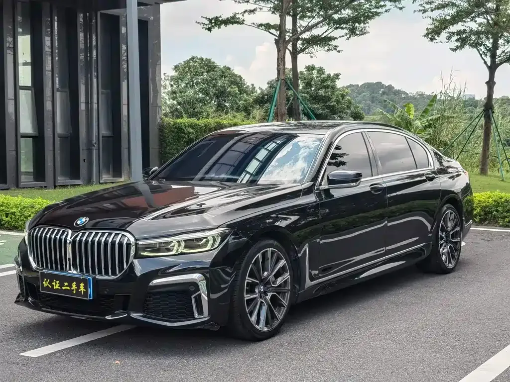 BMW 7 Series — фото 1