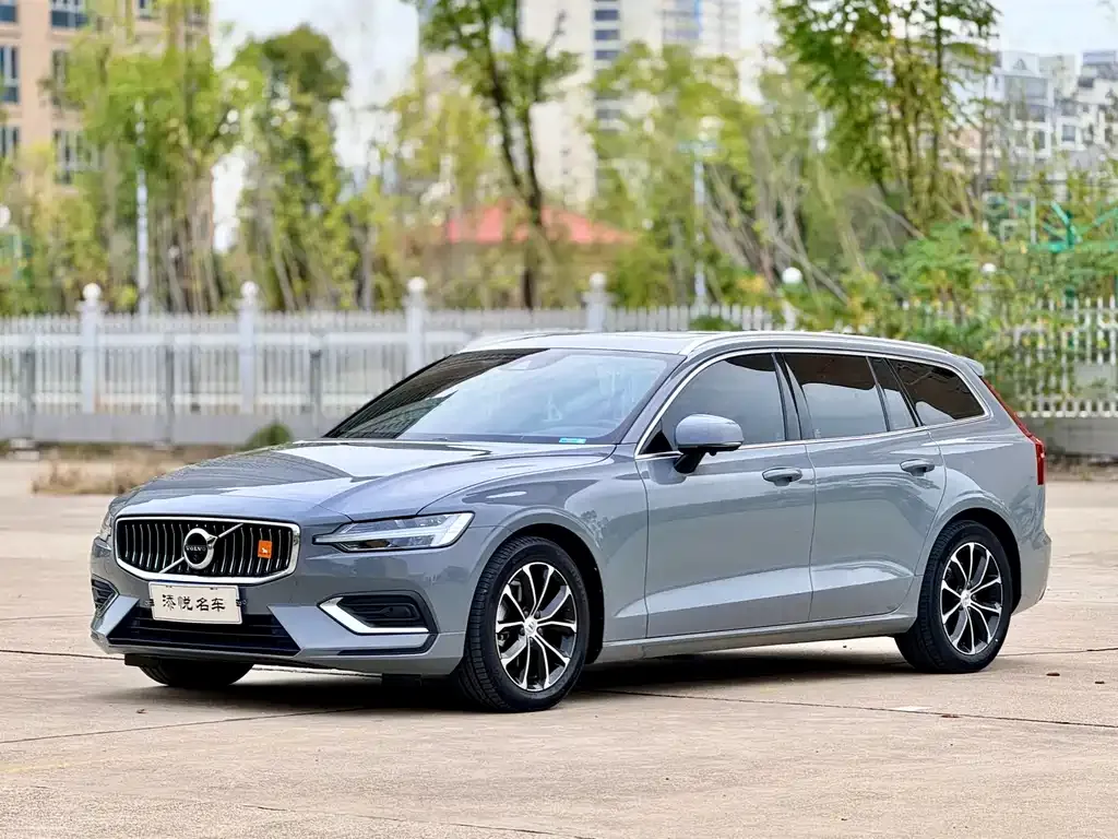 Volvo V60 2021 из CN, фото 3