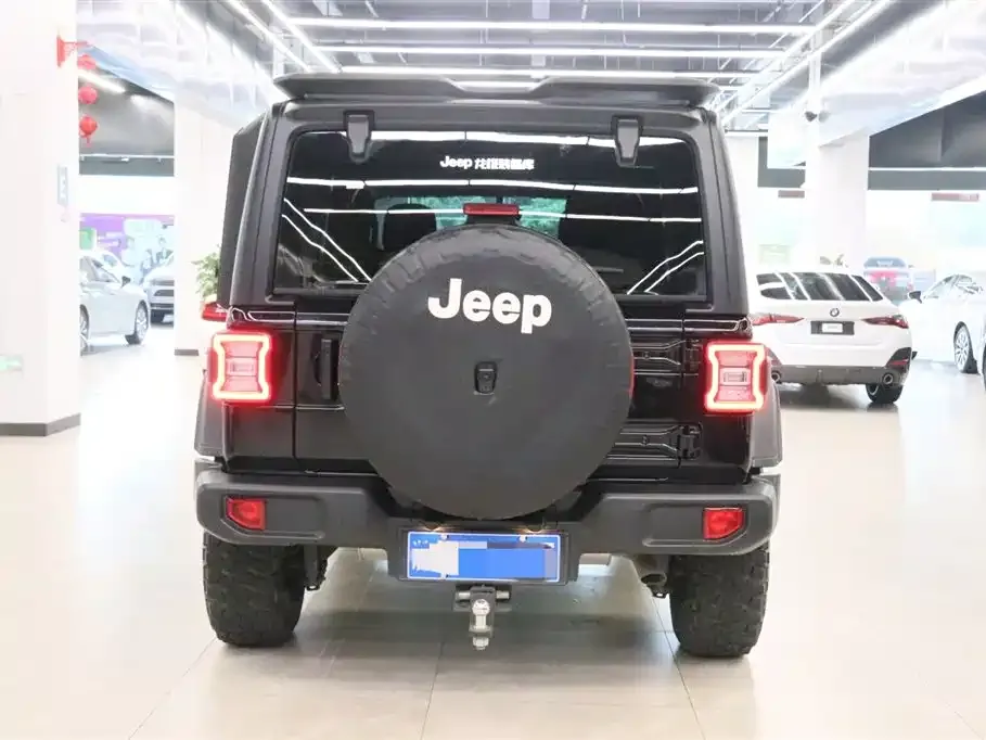 Jeep Wrangler 2023 из CN, фото 4