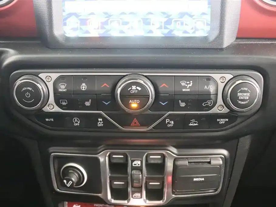 Jeep Wrangler 2023 из CN, фото 9