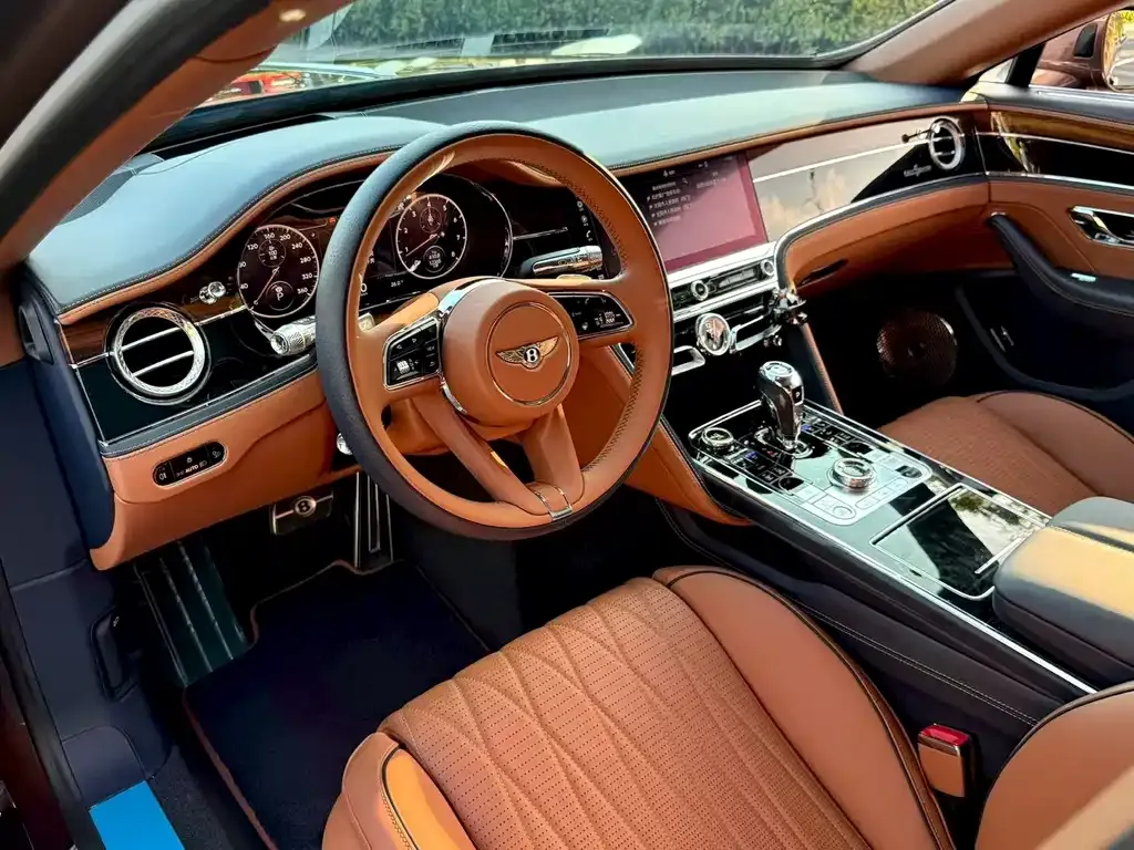 Bentley Flying Spur — фото 4