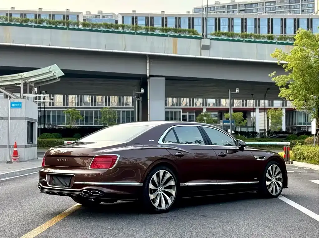 Bentley Flying Spur — фото 7