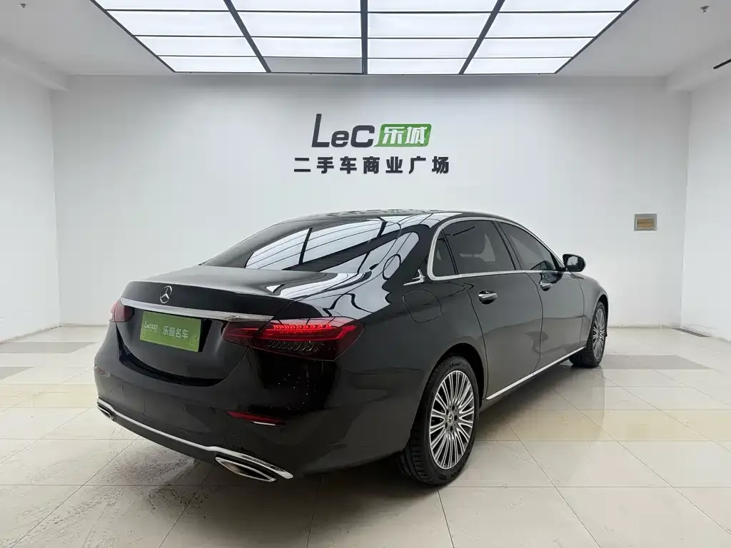 Mercedes-Benz E-Class — фото 5