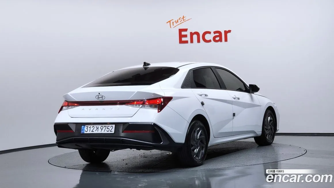 Hyundai AVANTE 2024 из KR, фото 2