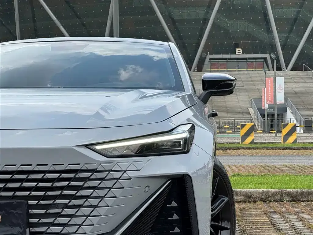 Changan UNI-V 2023 из CN, фото 8