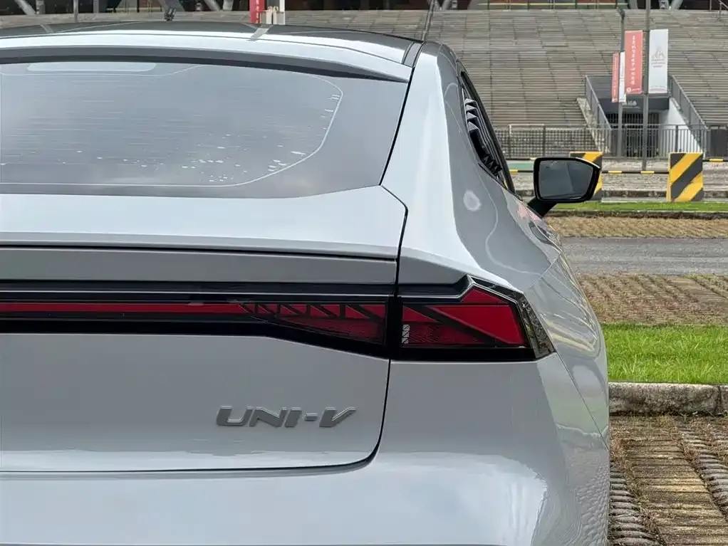 Changan UNI-V 2023 из CN, фото 9