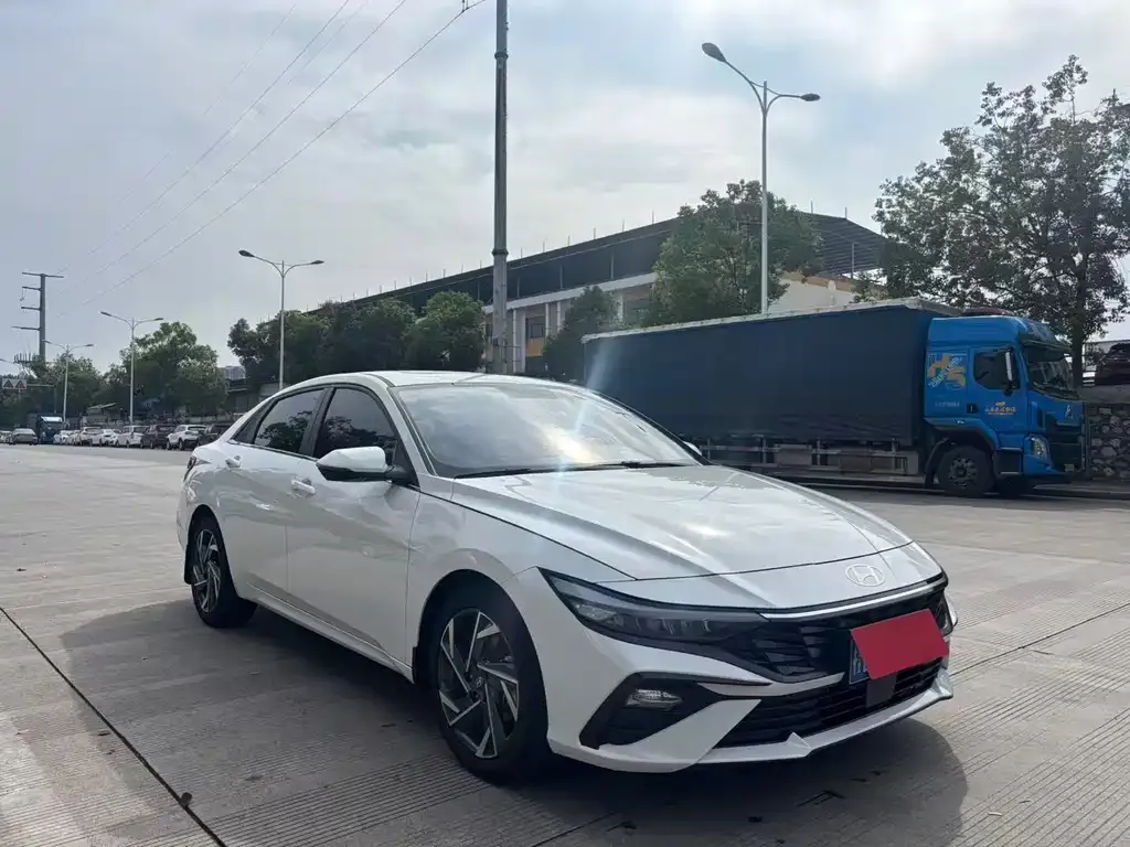 Hyundai Elantra 2024 из CN, фото 1