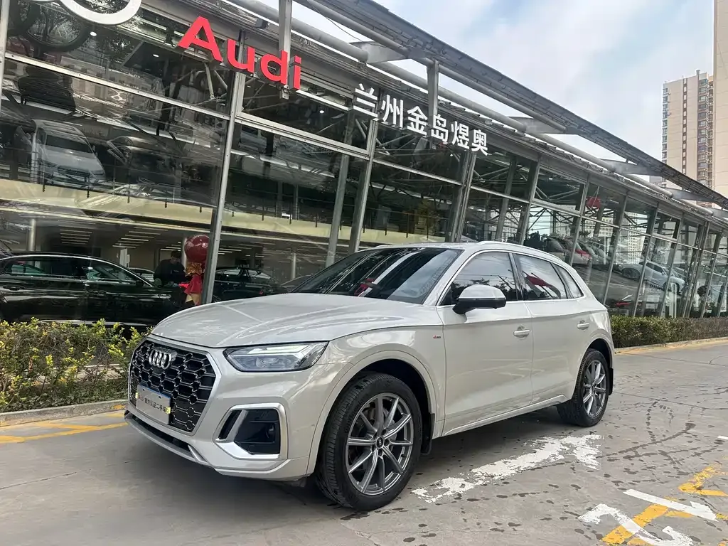 Audi Q5L 2023 из CN, фото 1