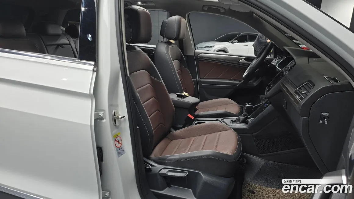 Volkswagen Tiguan — фото 10