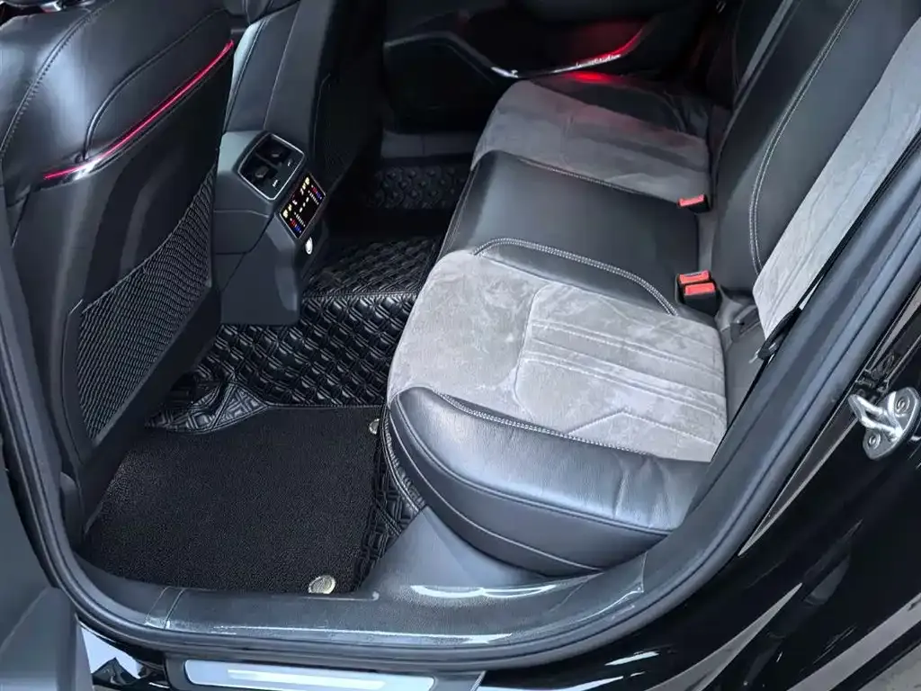 Audi A6L 2022 из CN, фото 5