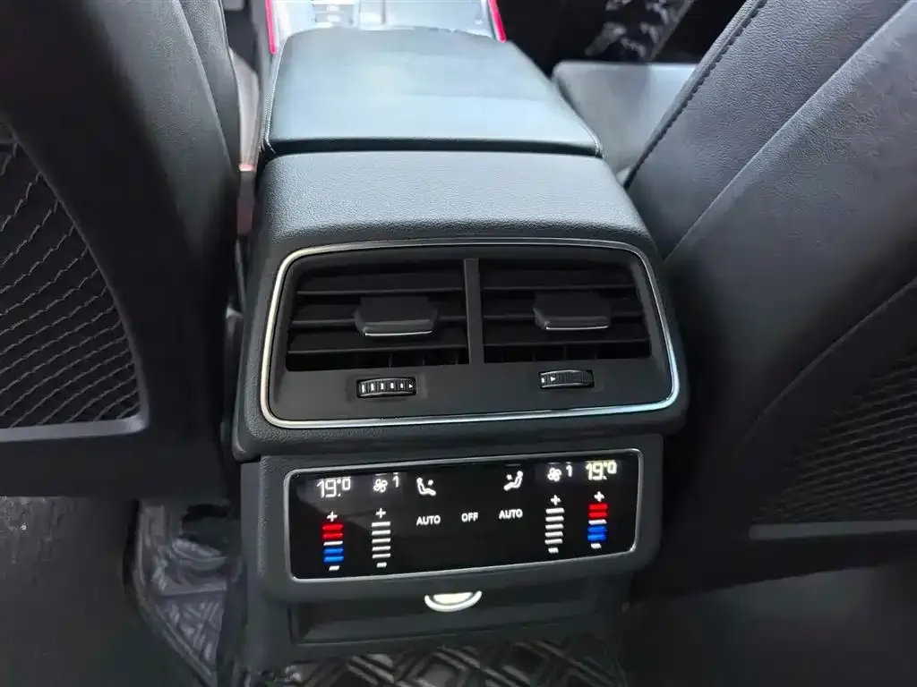 Audi A6L 2022 из CN, фото 7