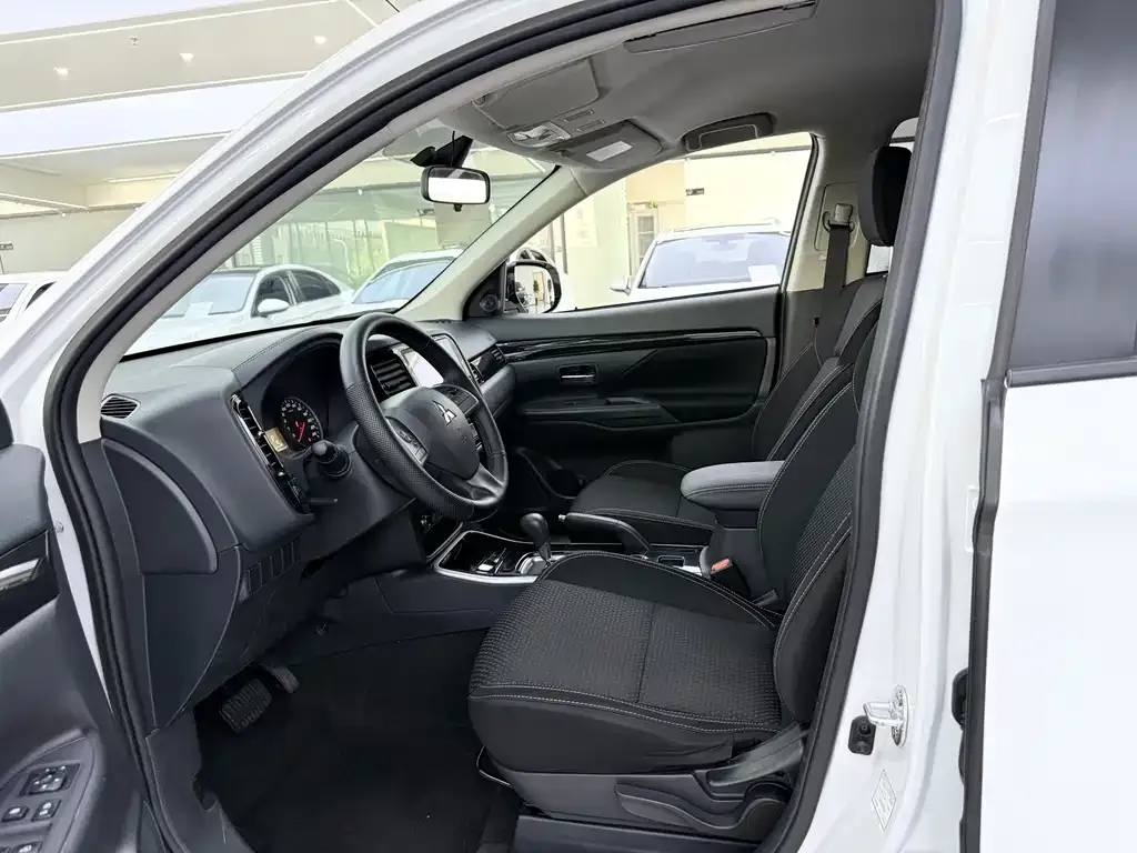 [object Object] Outlander 2023 из CN, фото 4