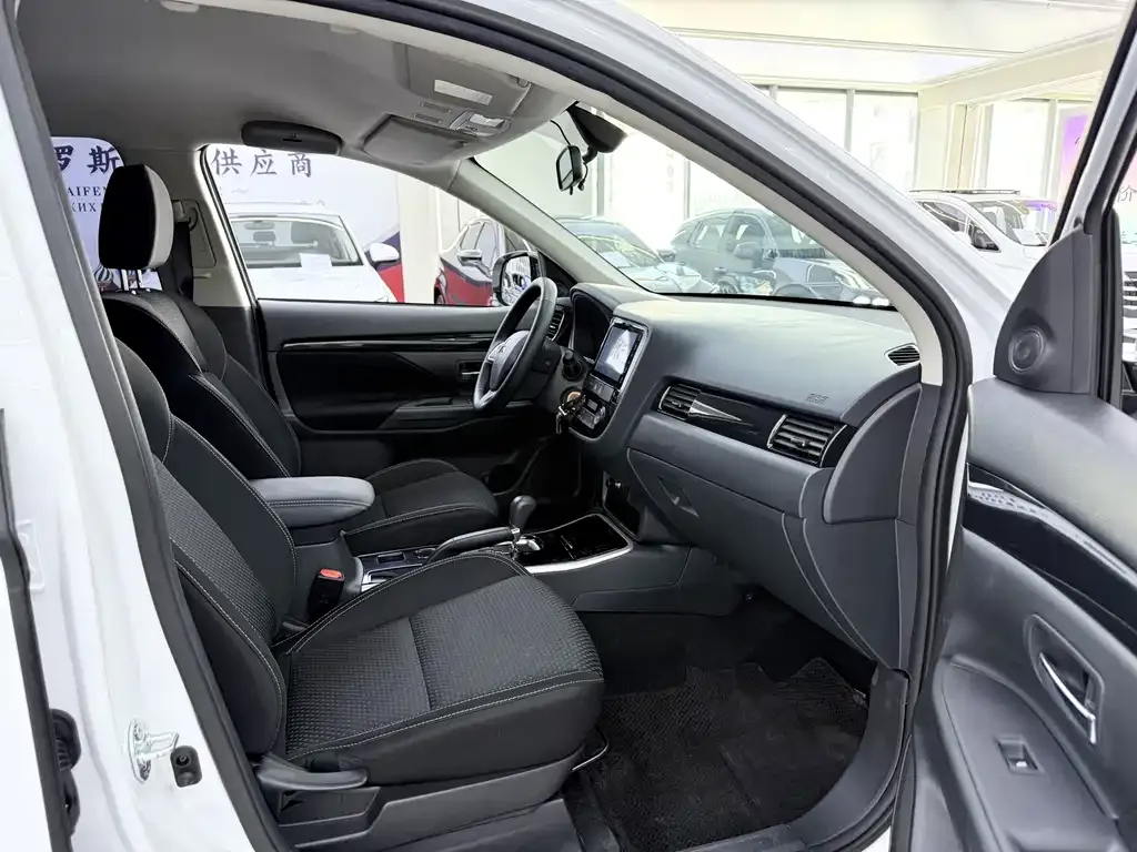 [object Object] Outlander 2023 из CN, фото 6