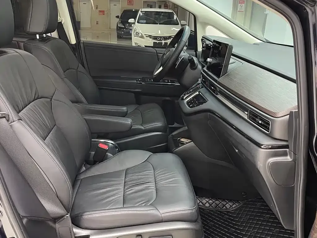 Honda Odyssey — фото 10