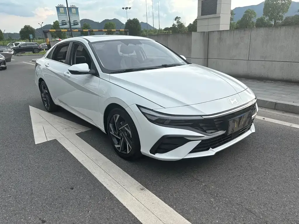Hyundai Elantra 2024 из CN, фото 3
