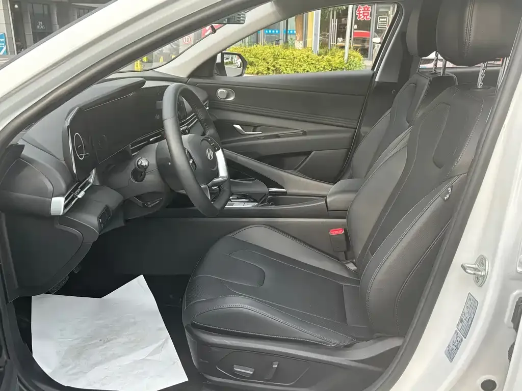 Hyundai Elantra 2024 из CN, фото 5