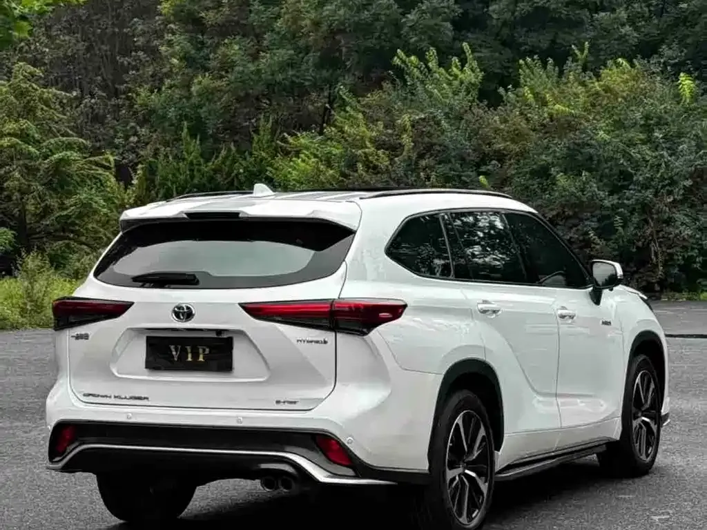 Toyota Crown Kluger 2022 из CN, фото 6