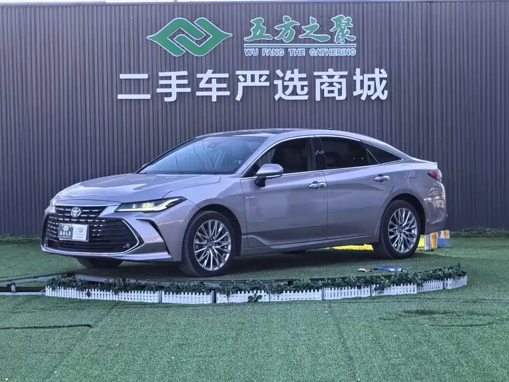 Toyota Avalon 2023 из CN, фото 1