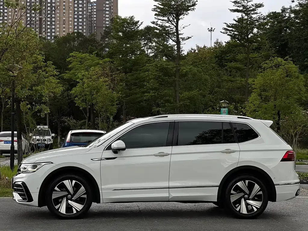 Volkswagen Tiguan L 2023 из CN, фото 4
