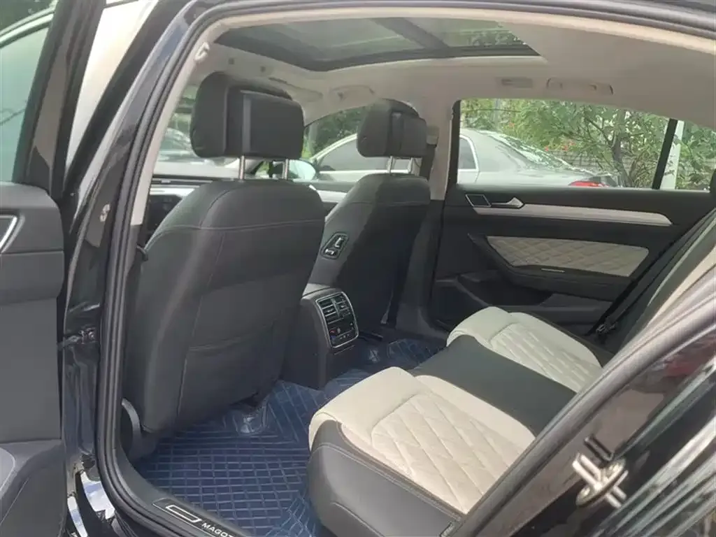 Volkswagen Magotan 2023 из CN, фото 10