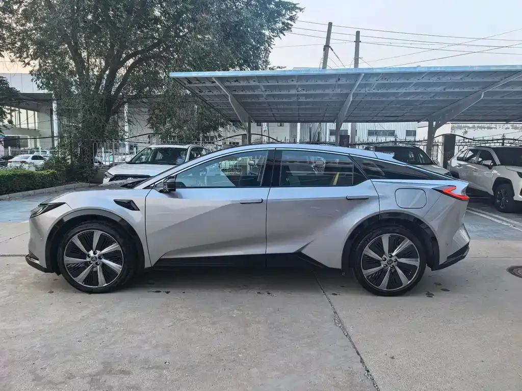 Toyota bZ5 2025 из CN, фото 4