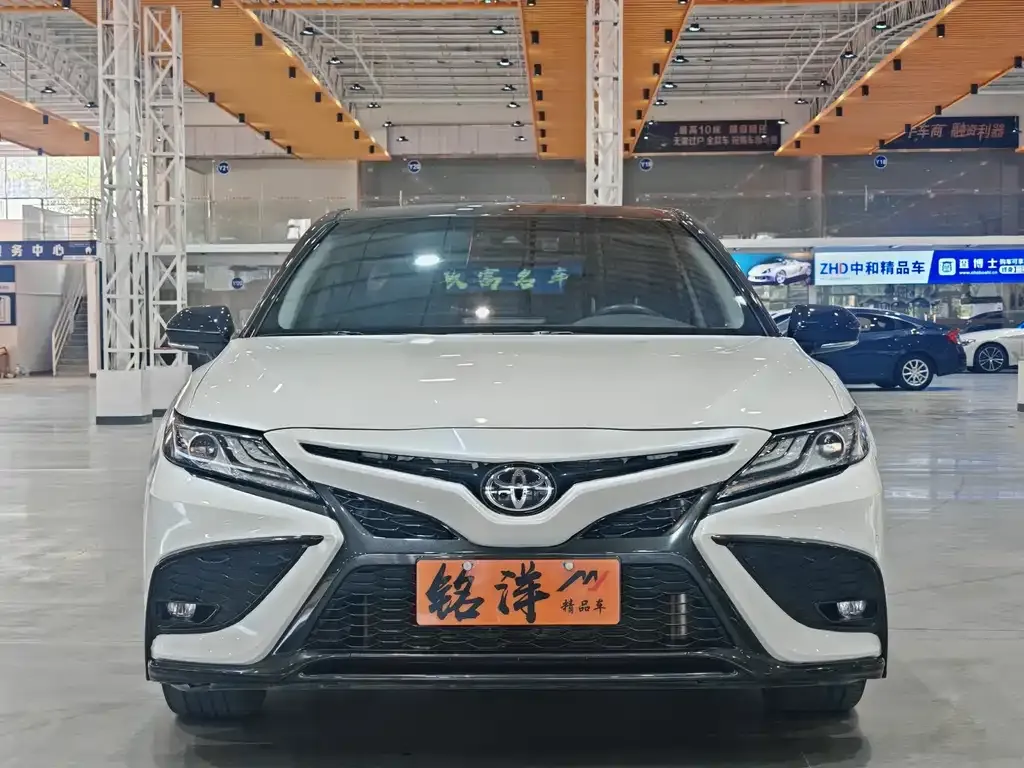 Toyota Camry 2022 из CN, фото 2