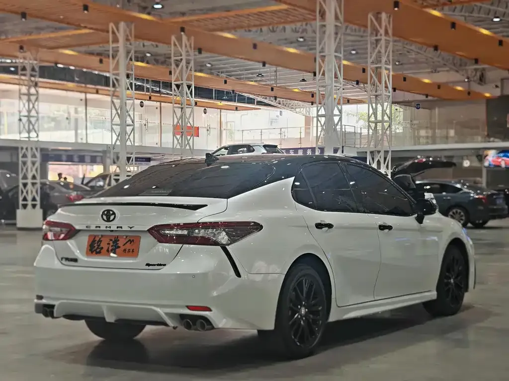 Toyota Camry 2022 из CN, фото 4