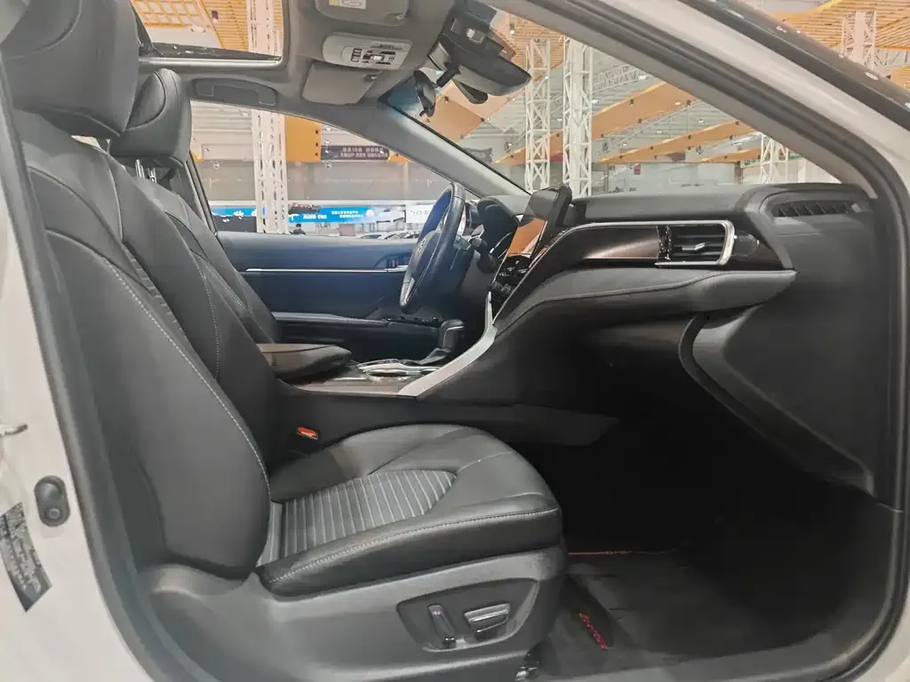Toyota Camry 2022 из CN, фото 9