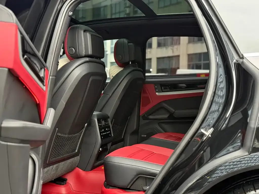 Porsche Cayenne 2024 из CN, фото 6
