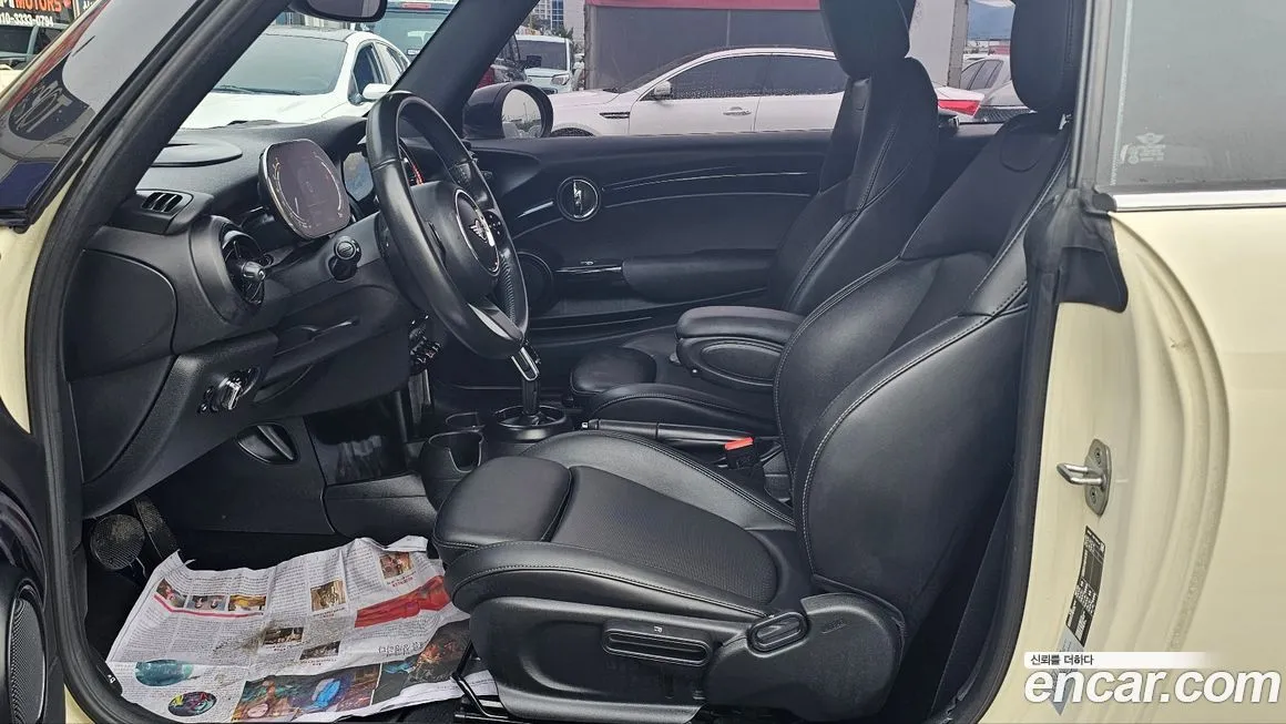 Mini Cooper Convertible 2022 из KR, фото 8