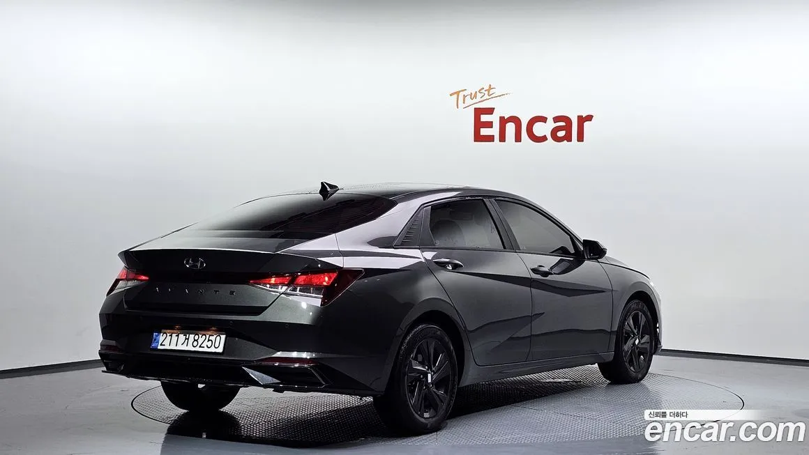 Hyundai AVANTE 2023 из KR, фото 2