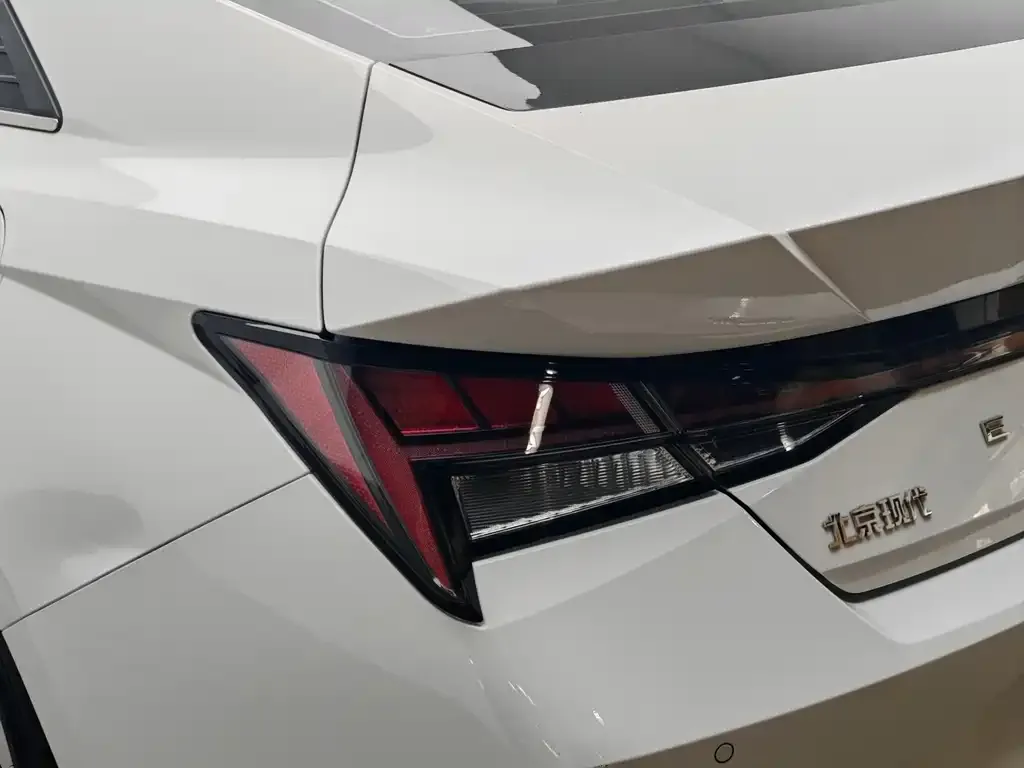 Hyundai Elantra 2023 из CN, фото 10